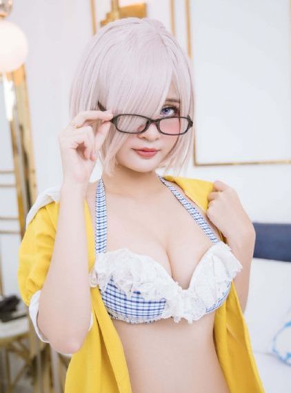 日本丰满白嫩bbwbbw喷-粤语中字迅雷1080