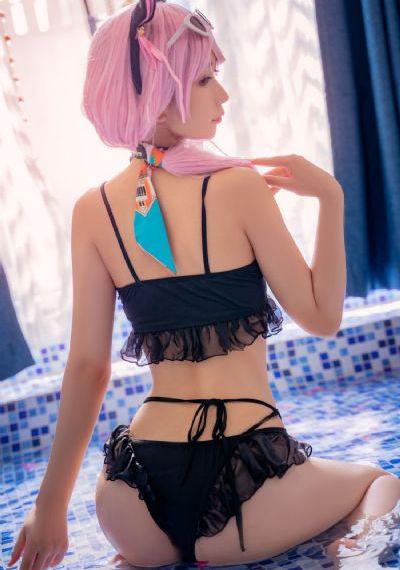 亚洲中文字幕久久久一区-日韩英文版字幕