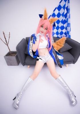 欧美噜噜噜丝袜人妻社区-首映迅雷下载电影